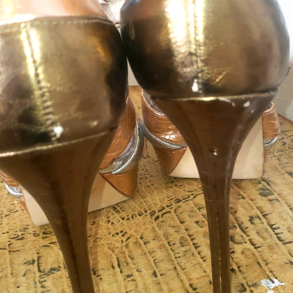 Michael Michael Kors gold/silver heels size 9 - Picture 8 of 8